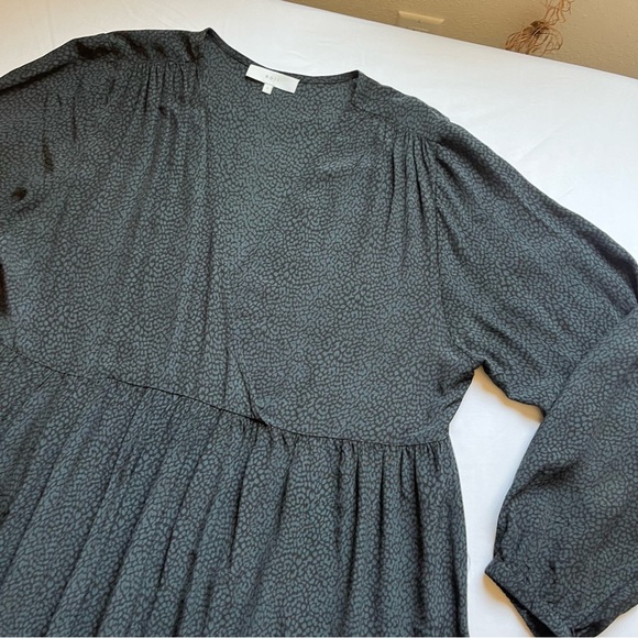 BOII dark grey cheetah leopard animal surplice long puff sleeve tiered midi - Picture 3 of 5